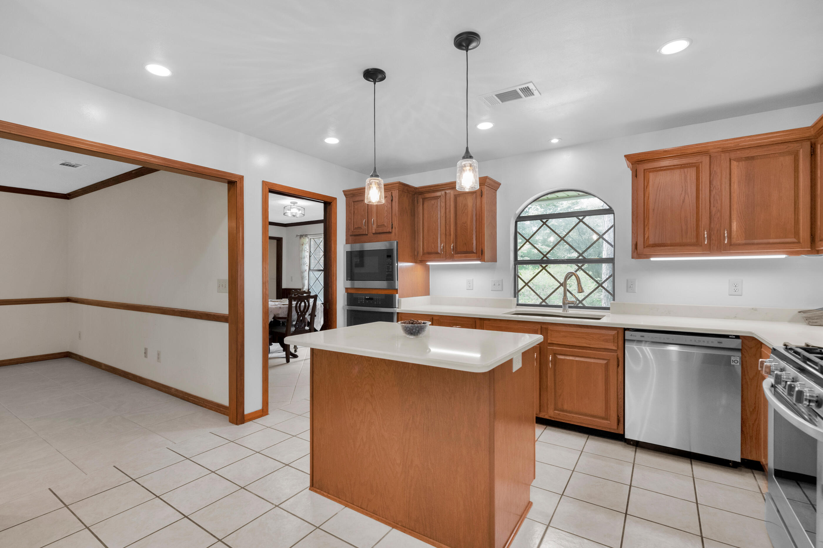 ROCKY BAYOU COUNTRY CLUB ESTATES 3 - Residential