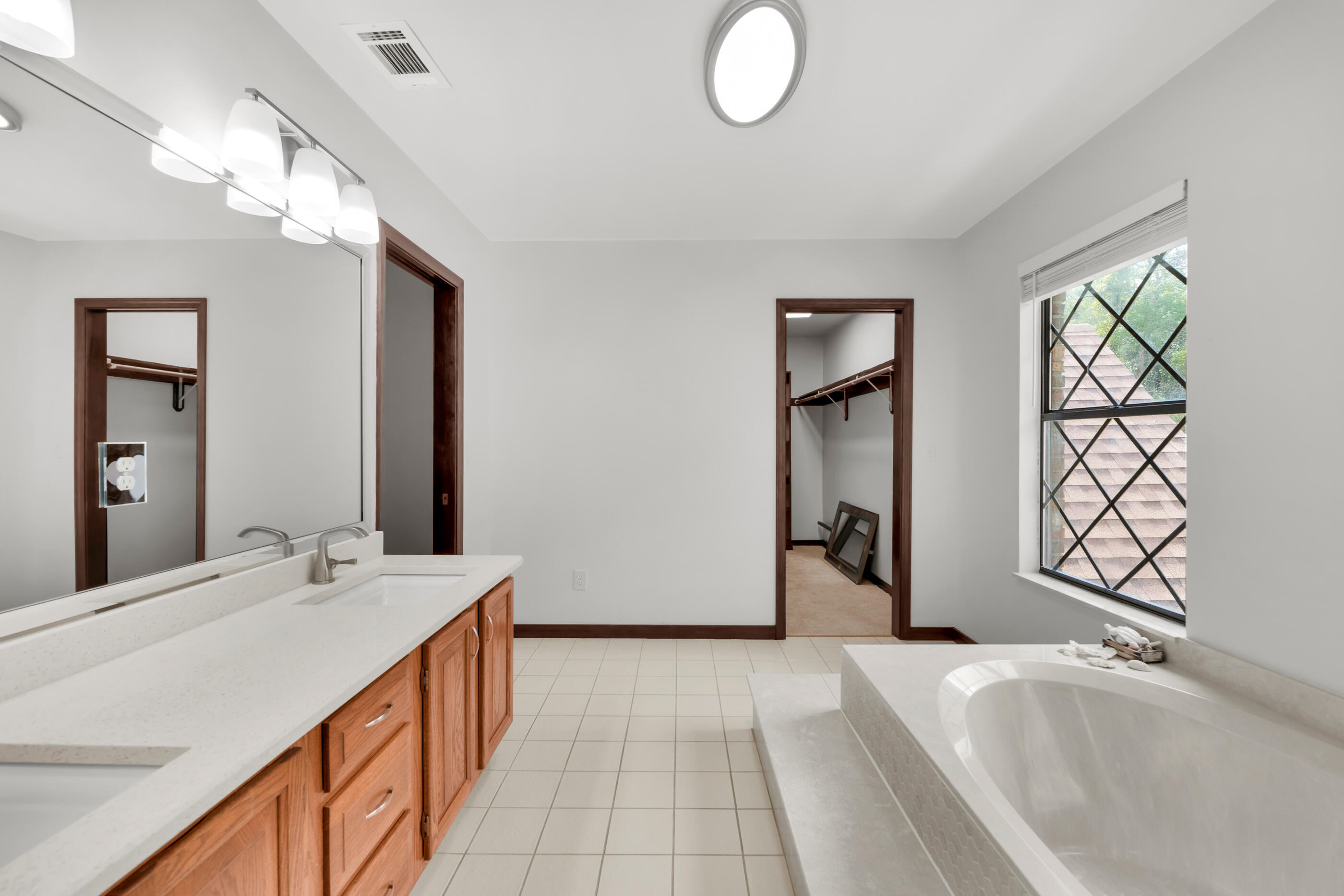 ROCKY BAYOU COUNTRY CLUB ESTATES 3 - Residential