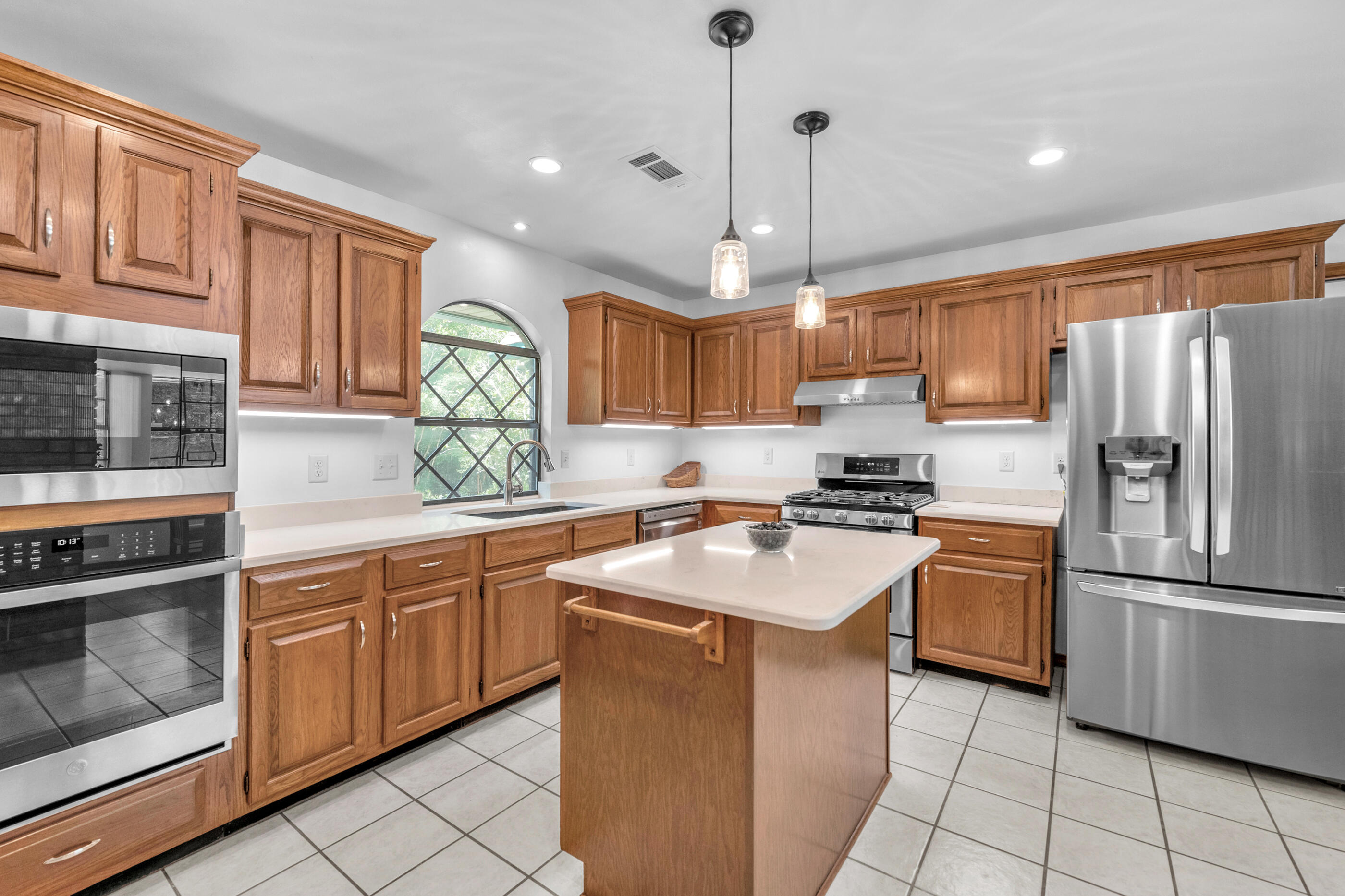 ROCKY BAYOU COUNTRY CLUB ESTATES 3 - Residential