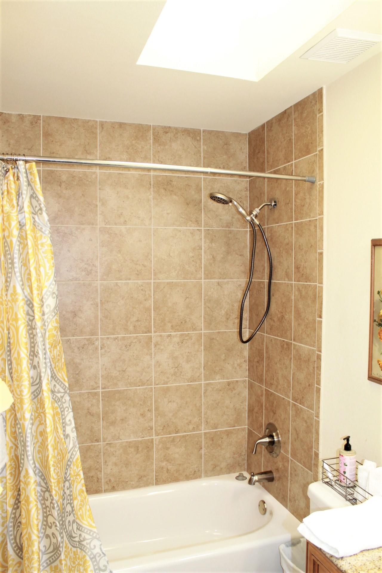 COUNTRYVIEW ESTATES 5TH ADDN - Residential