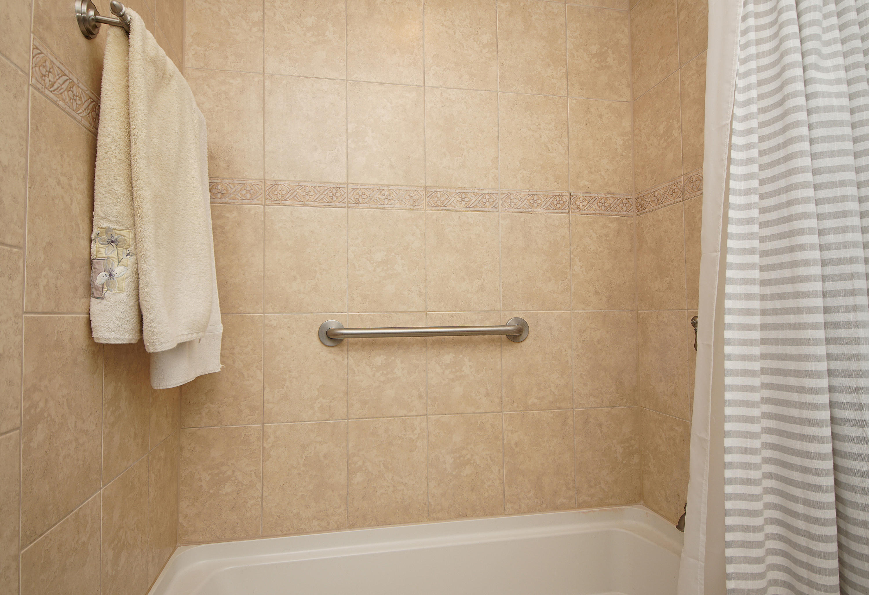 OAKRIDGE MANOR - Residential