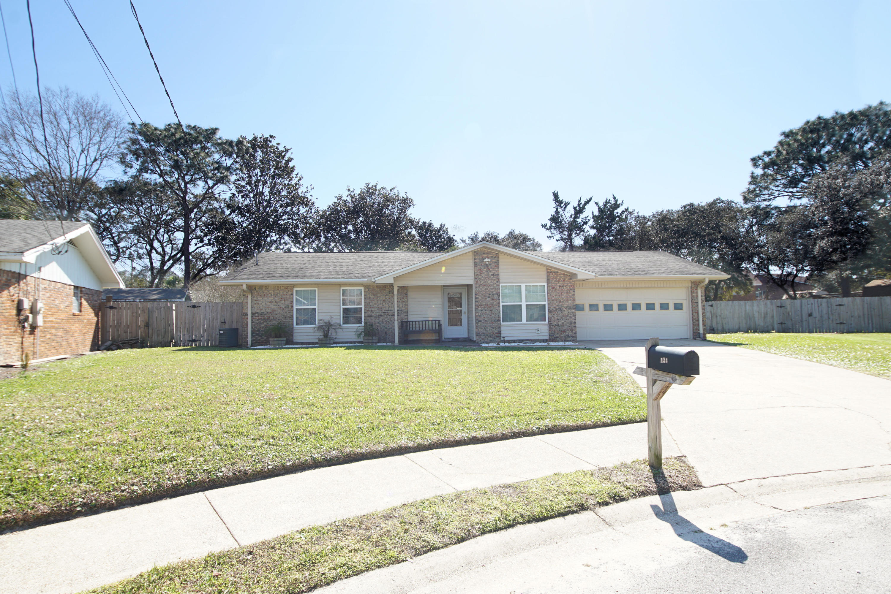 OAKRIDGE MANOR - Residential