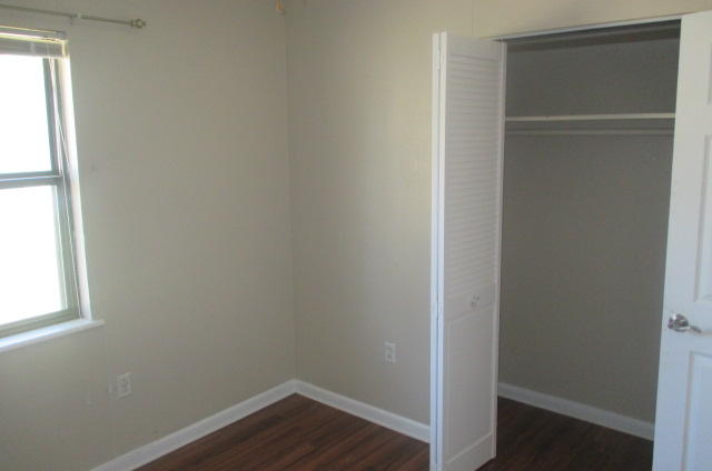 3RD ADD PARK PLACE E 100FT. OF LOT 5 BLK 12 - Residential Lease