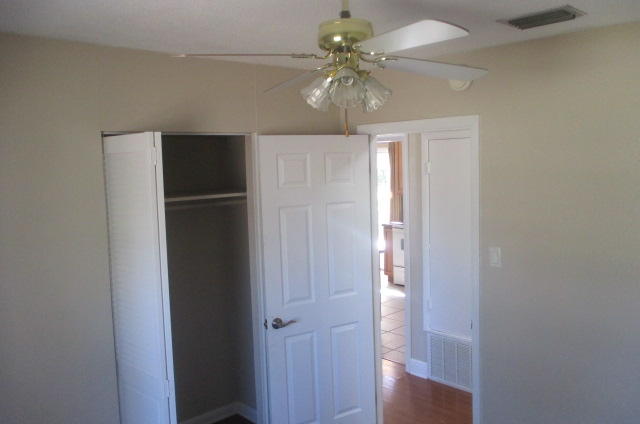 3RD ADD PARK PLACE E 100FT. OF LOT 5 BLK 12 - Residential Lease