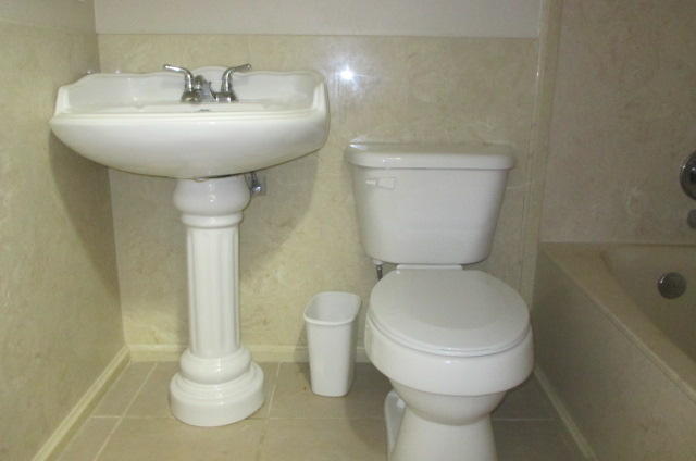 3RD ADD PARK PLACE E 100FT. OF LOT 5 BLK 12 - Residential Lease