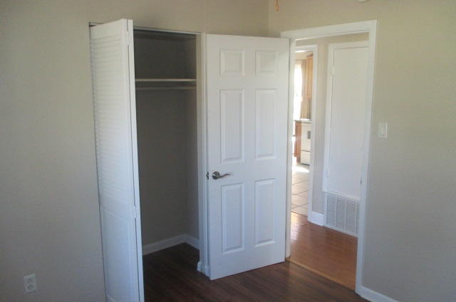 3RD ADD PARK PLACE E 100FT. OF LOT 5 BLK 12 - Residential Lease