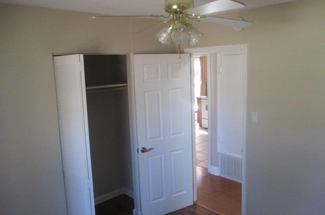 3RD ADD PARK PLACE E 100FT. OF LOT 5 BLK 12 - Residential Lease