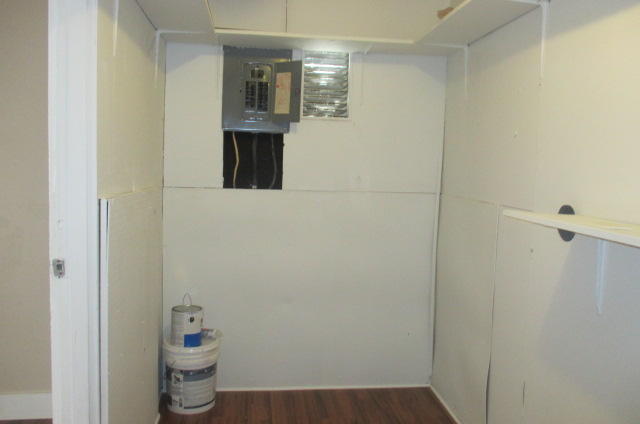 3RD ADD PARK PLACE E 100FT. OF LOT 5 BLK 12 - Residential Lease