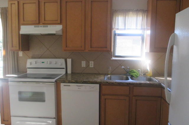 3RD ADD PARK PLACE E 100FT. OF LOT 5 BLK 12 - Residential Lease