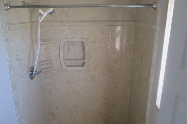 3RD ADD PARK PLACE E 100FT. OF LOT 5 BLK 12 - Residential Lease