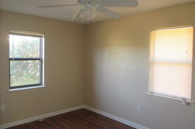 3RD ADD PARK PLACE E 100FT. OF LOT 5 BLK 12 - Residential Lease