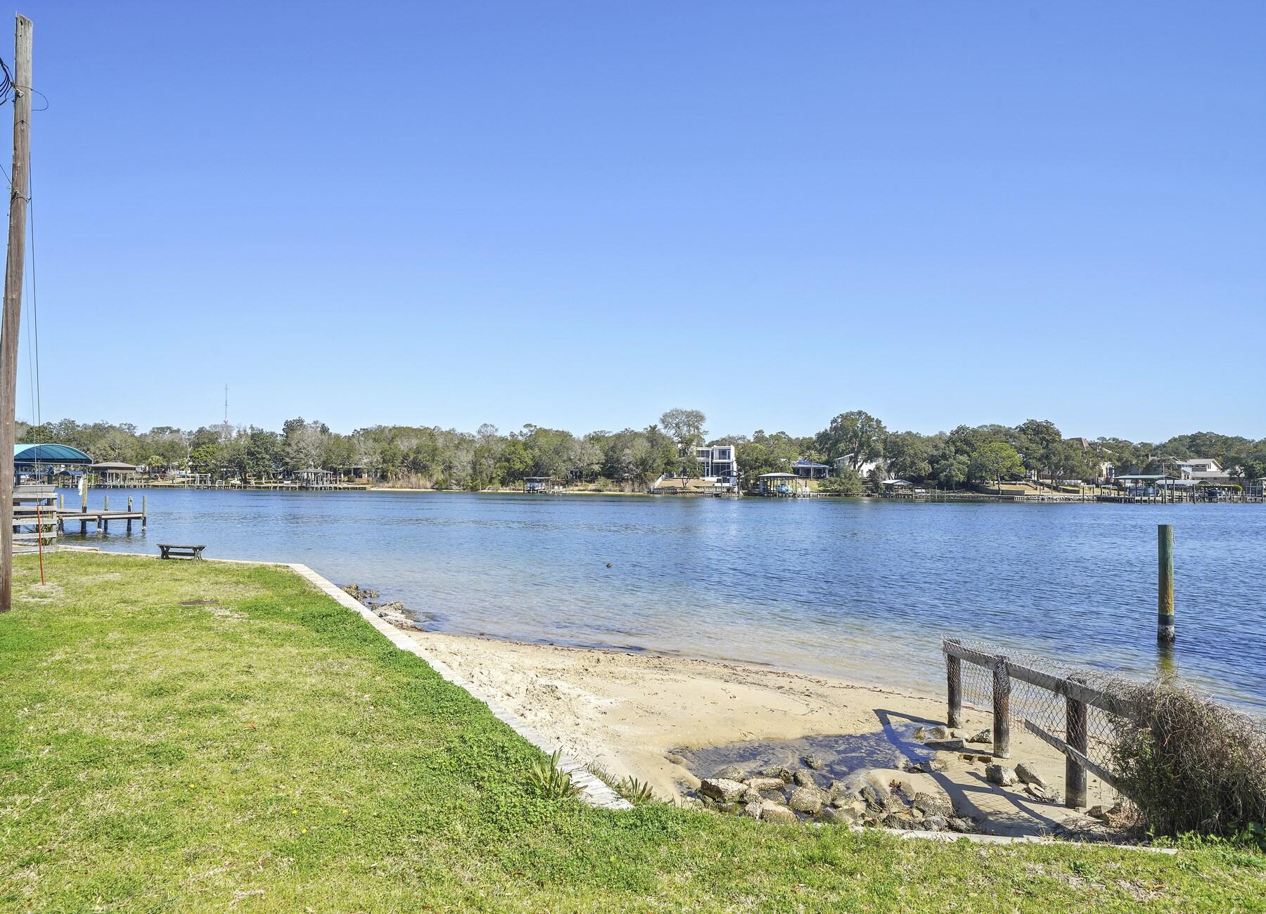 BAYOU WOODS 3RD ADDN - Residential