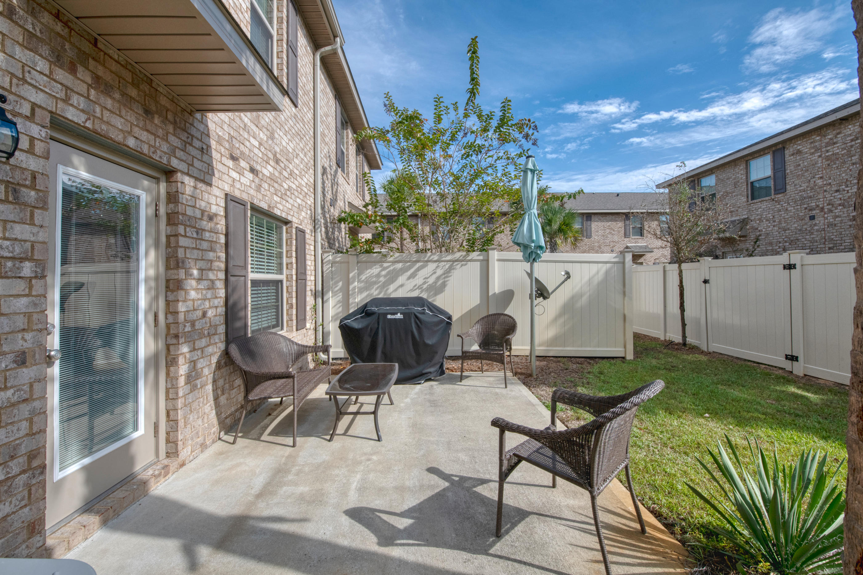 RESERVE POINTE - Residential