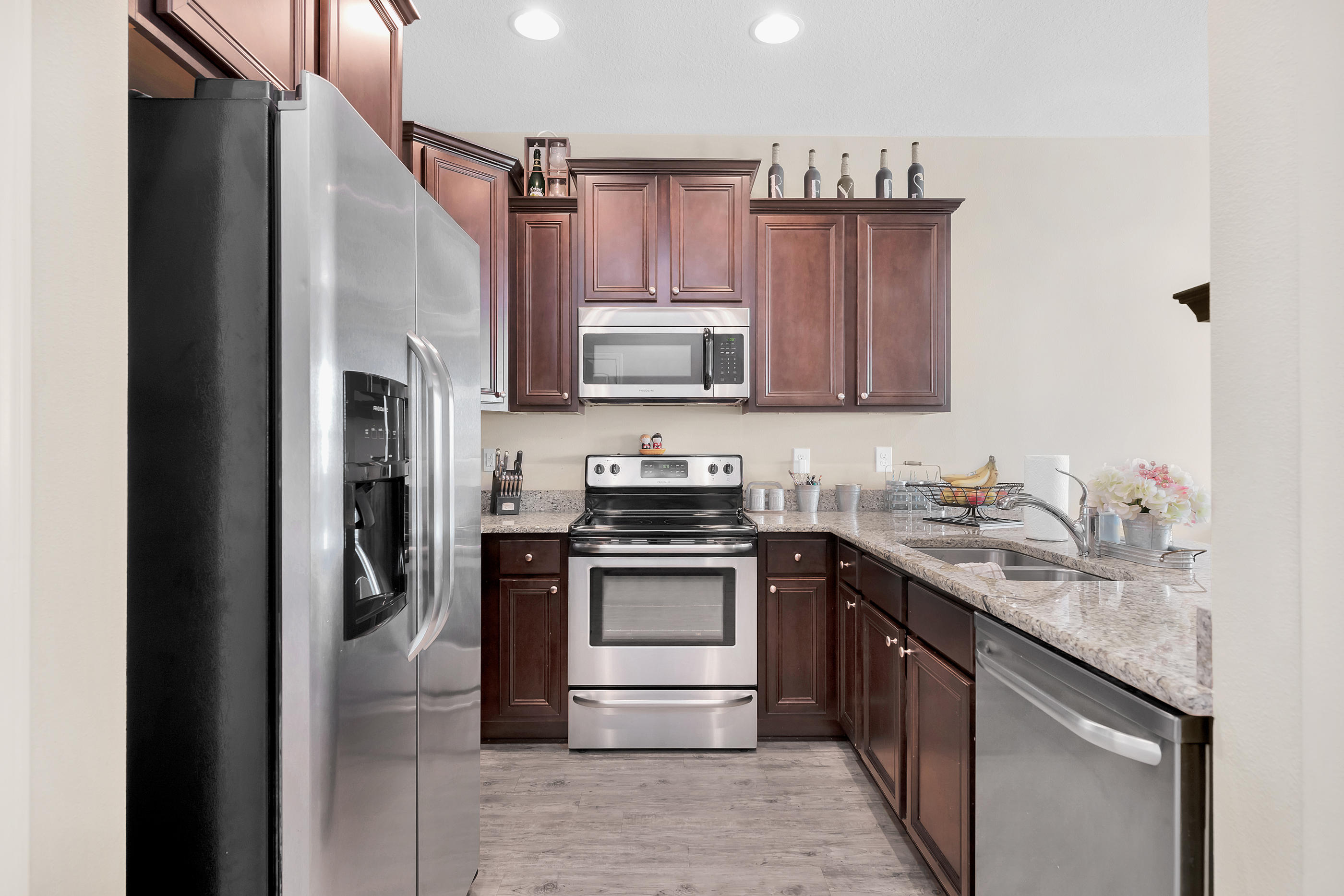 RESERVE POINTE - Residential