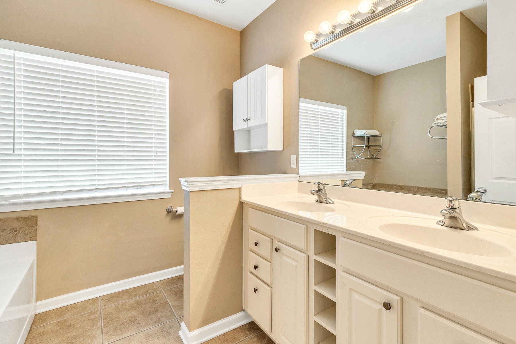 OLDE FLORIDA LAKES - Residential