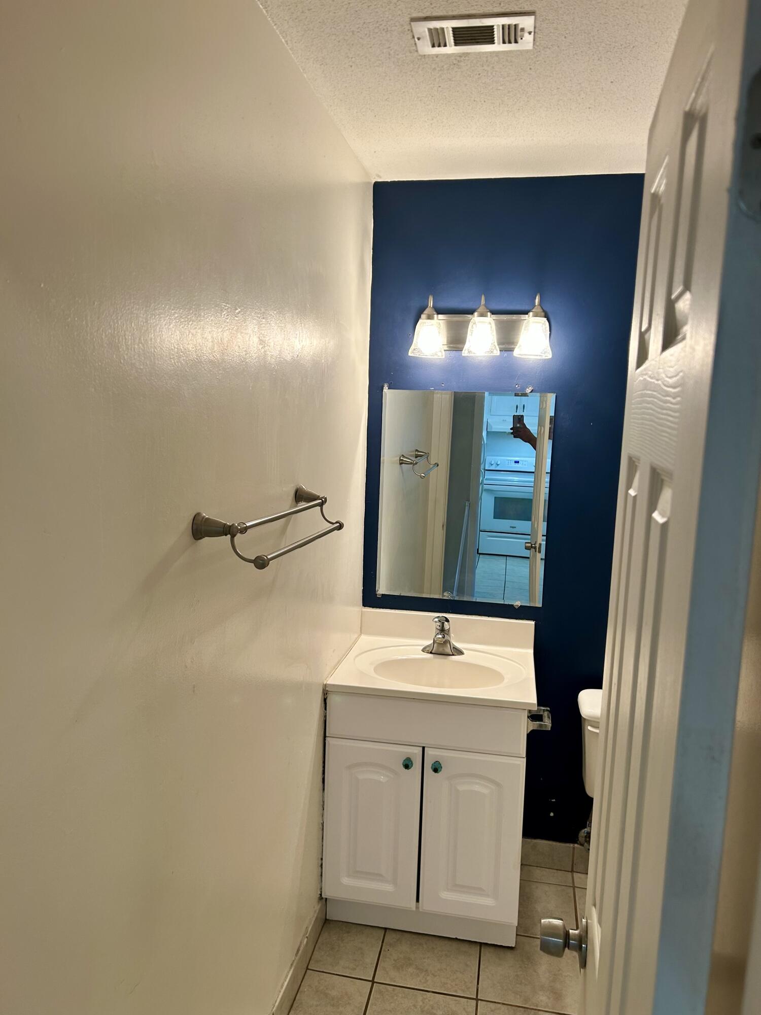 BAYVIEW WATERS CONDO - Residential Lease