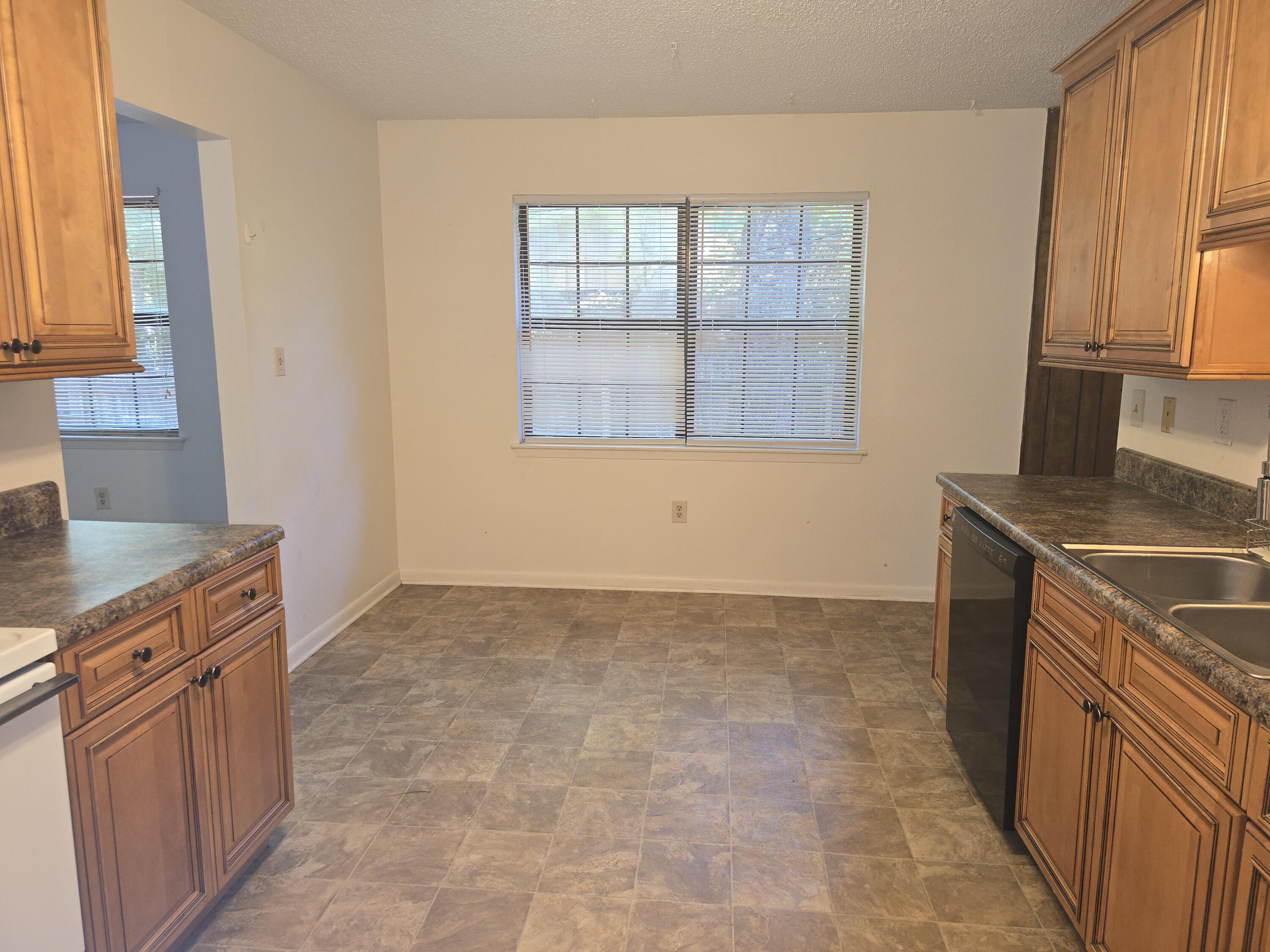 BERKSHIRE WOODS - Residential Lease