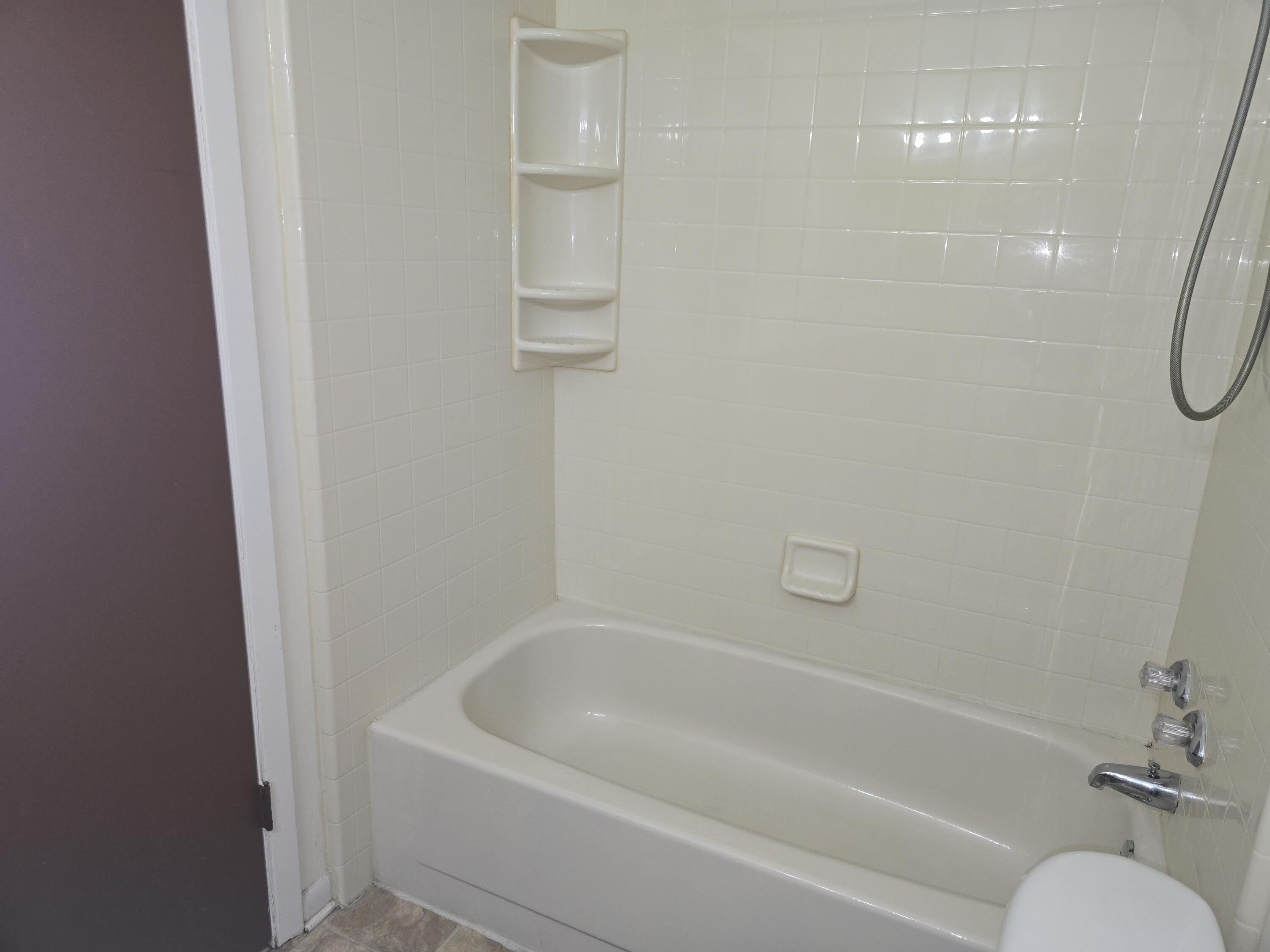 BERKSHIRE WOODS - Residential Lease