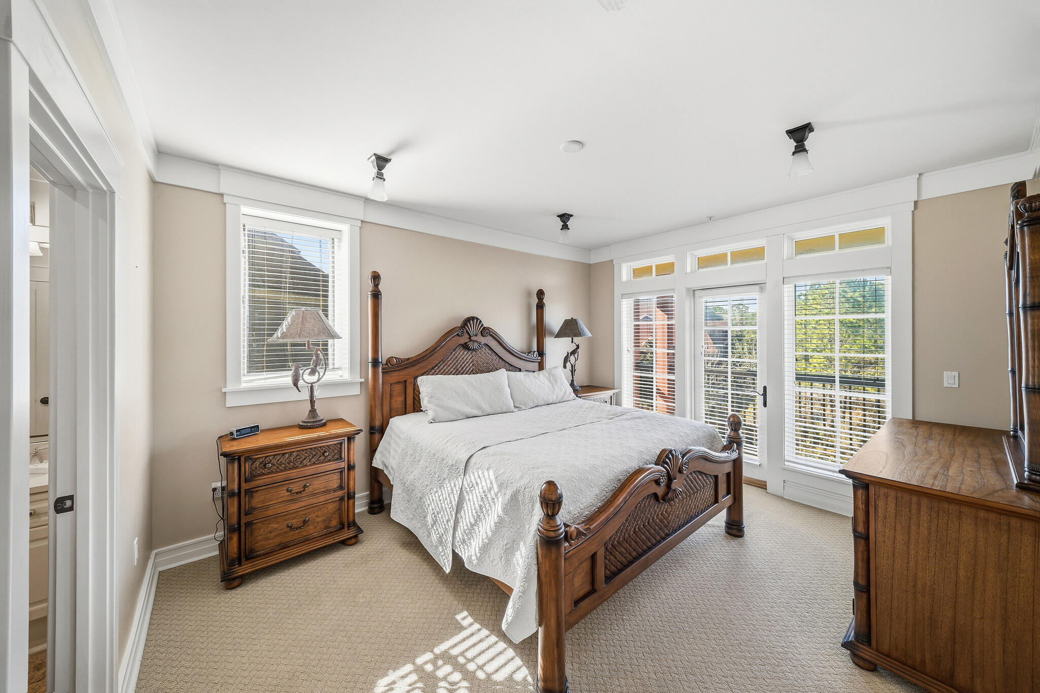 LAKESIDE LODGE AT PROSPECT POINT - Residential