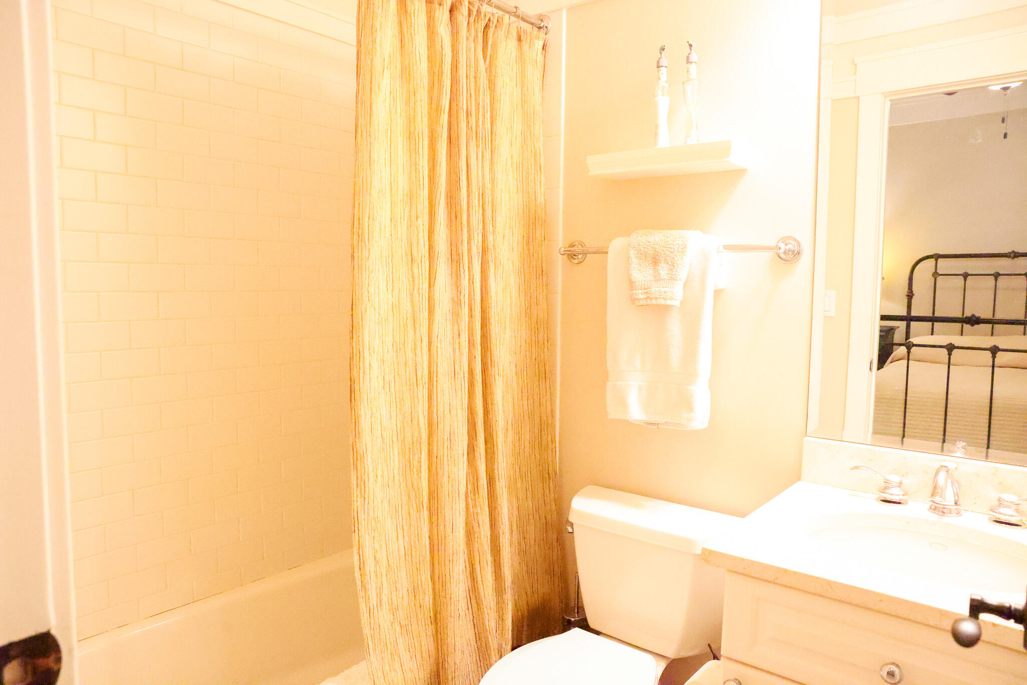 LAKESIDE LODGE AT PROSPECT POINT - Residential