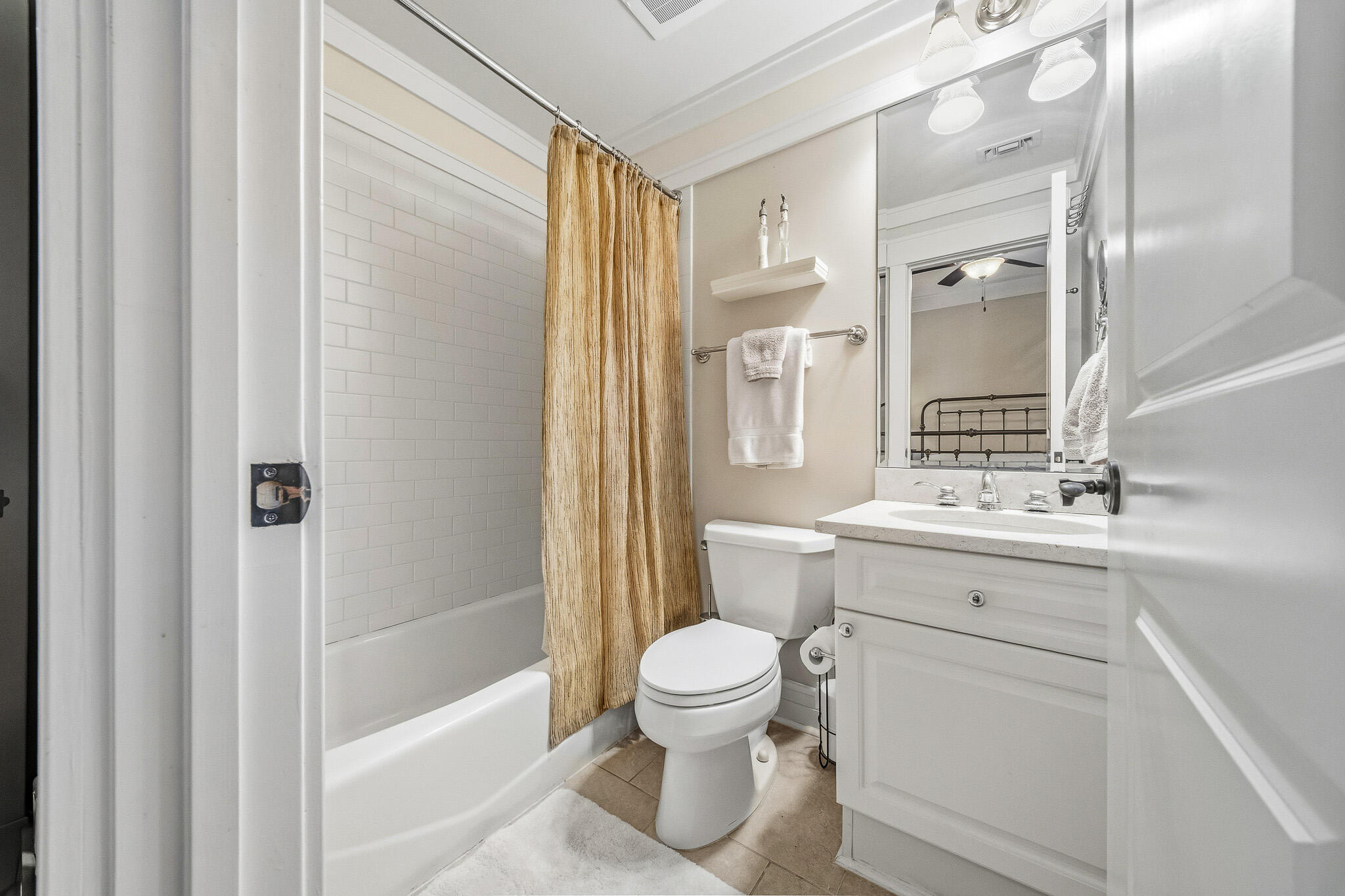 LAKESIDE LODGE AT PROSPECT POINT - Residential