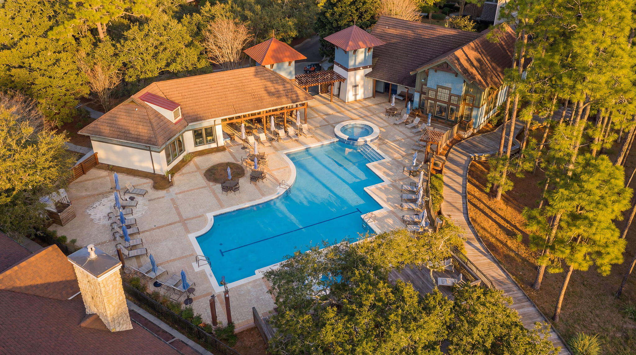 LAKESIDE LODGE AT PROSPECT POINT - Residential