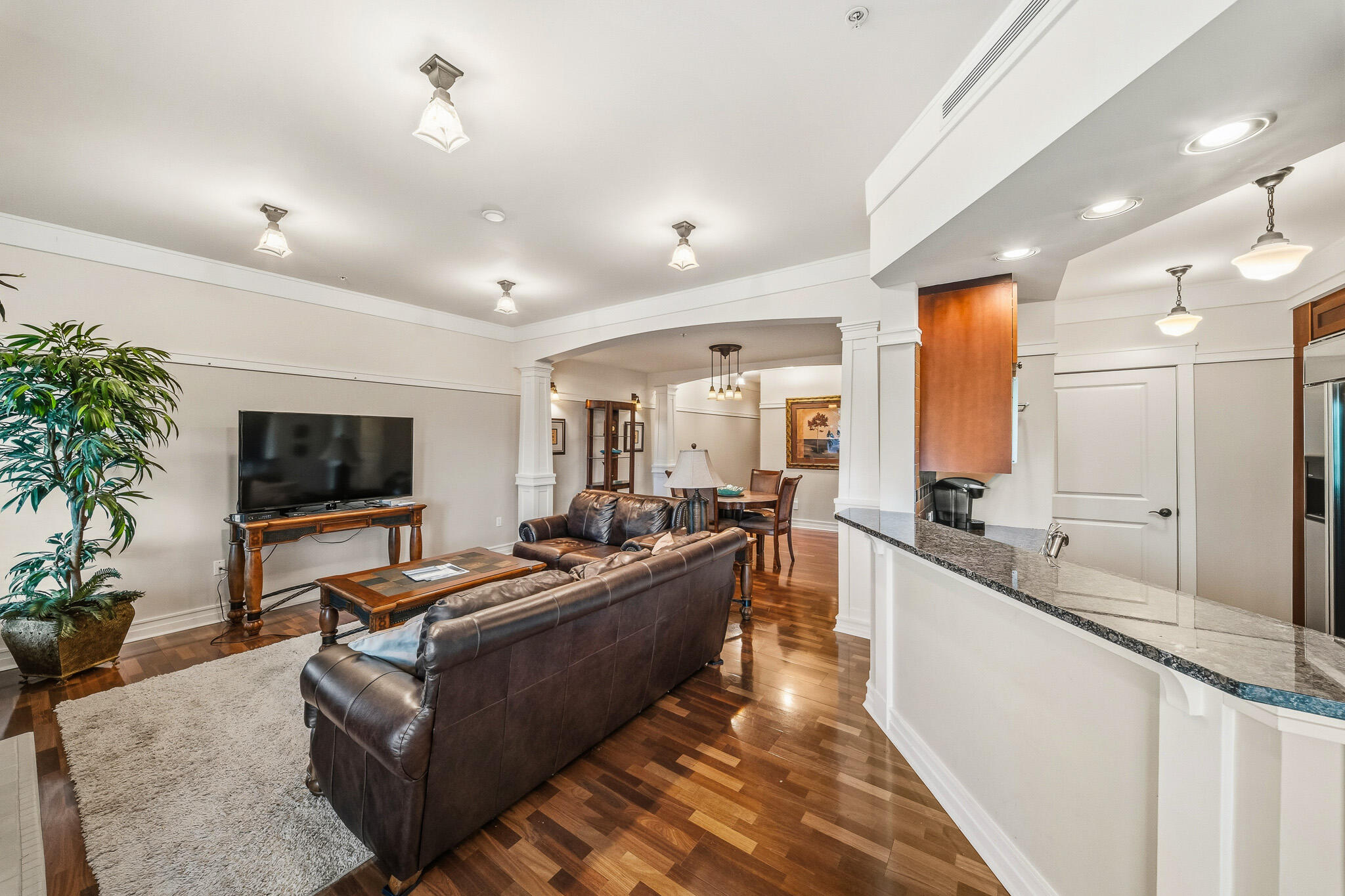 LAKESIDE LODGE AT PROSPECT POINT - Residential