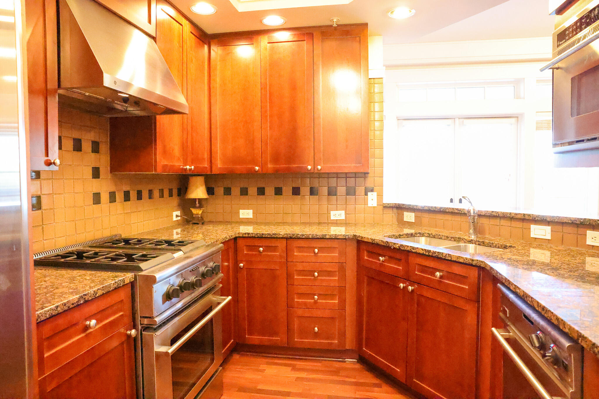 LAKESIDE LODGE AT PROSPECT POINT - Residential