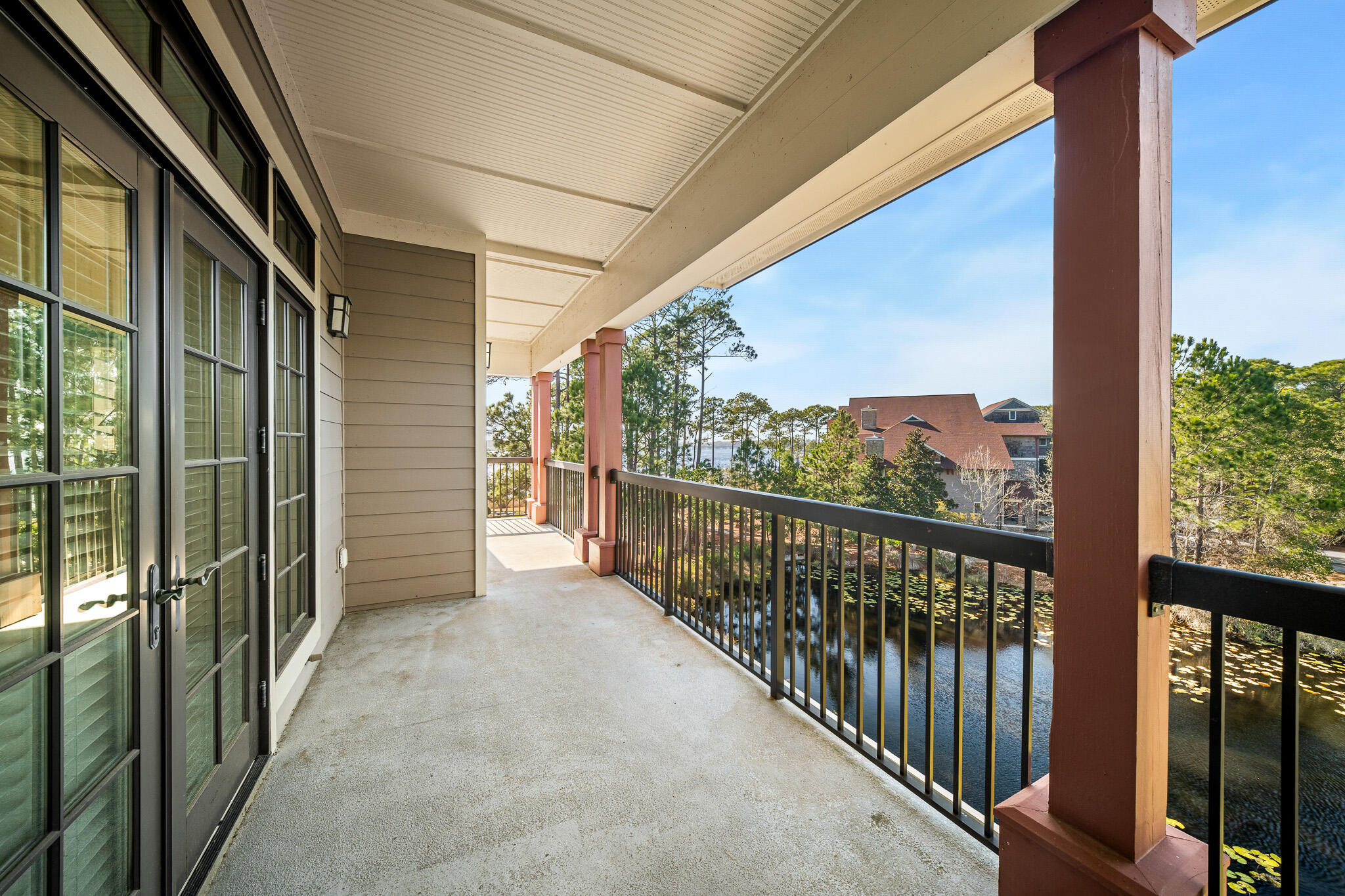 LAKESIDE LODGE AT PROSPECT POINT - Residential