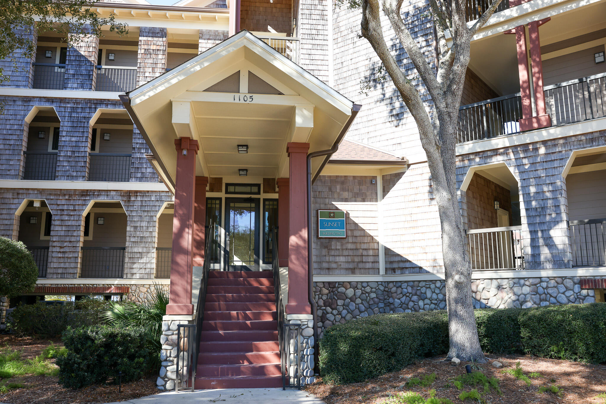 LAKESIDE LODGE AT PROSPECT POINT - Residential