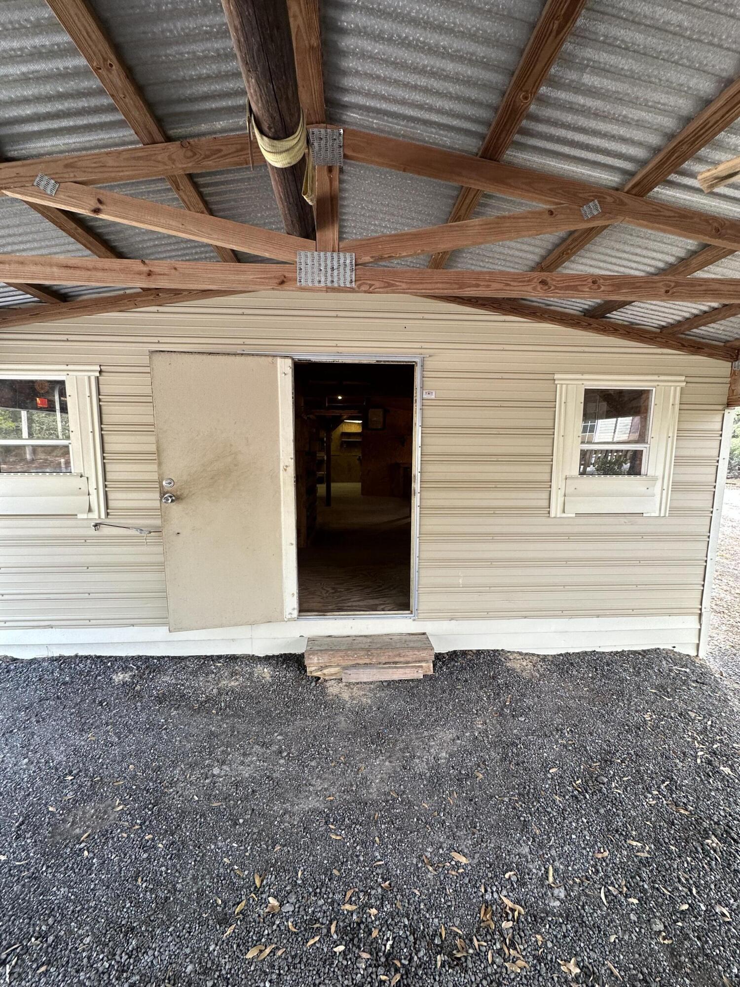 NO RECORDED SUBDIVISION - Residential