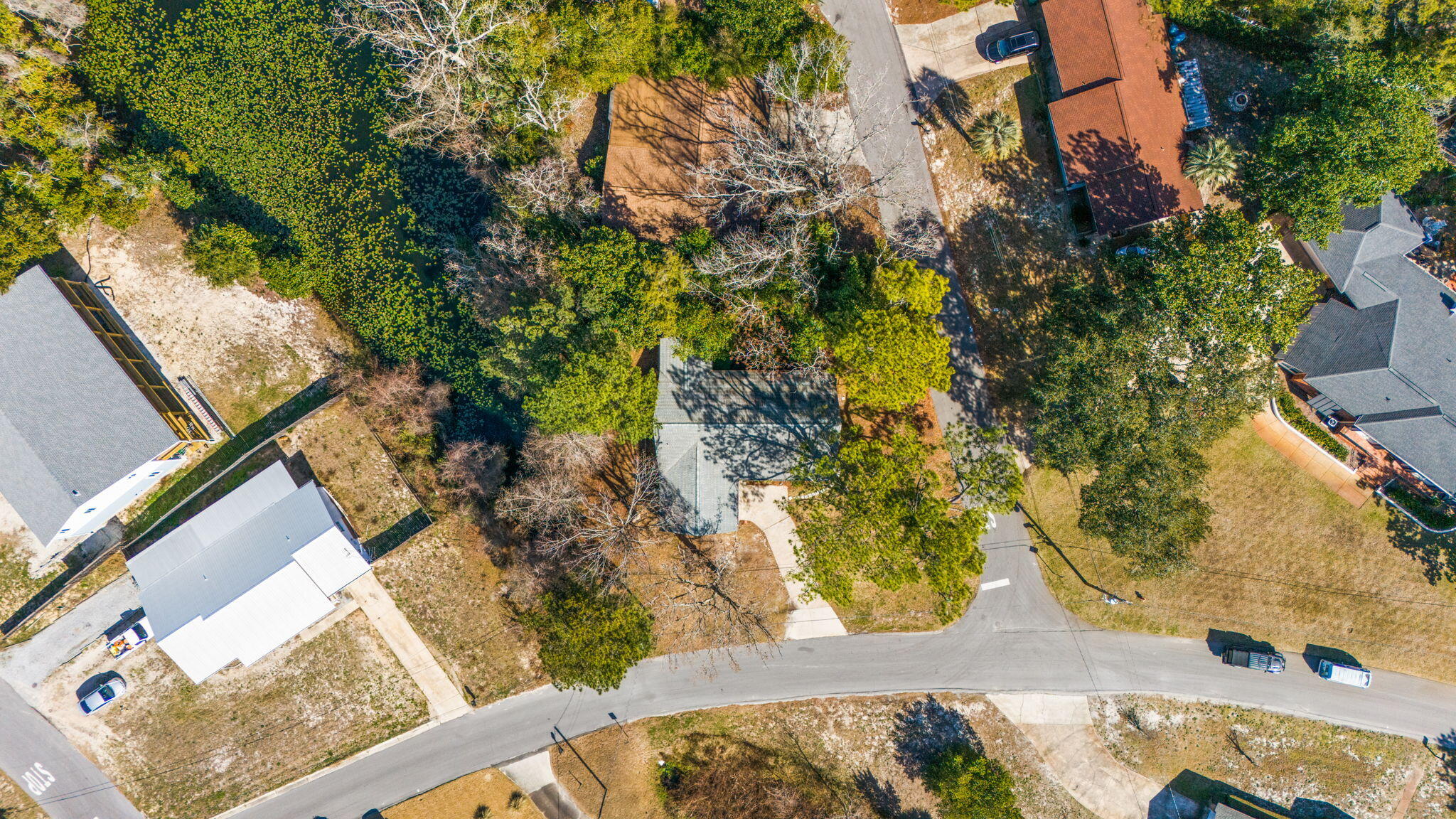 LAKESIDE VILLAS - Residential