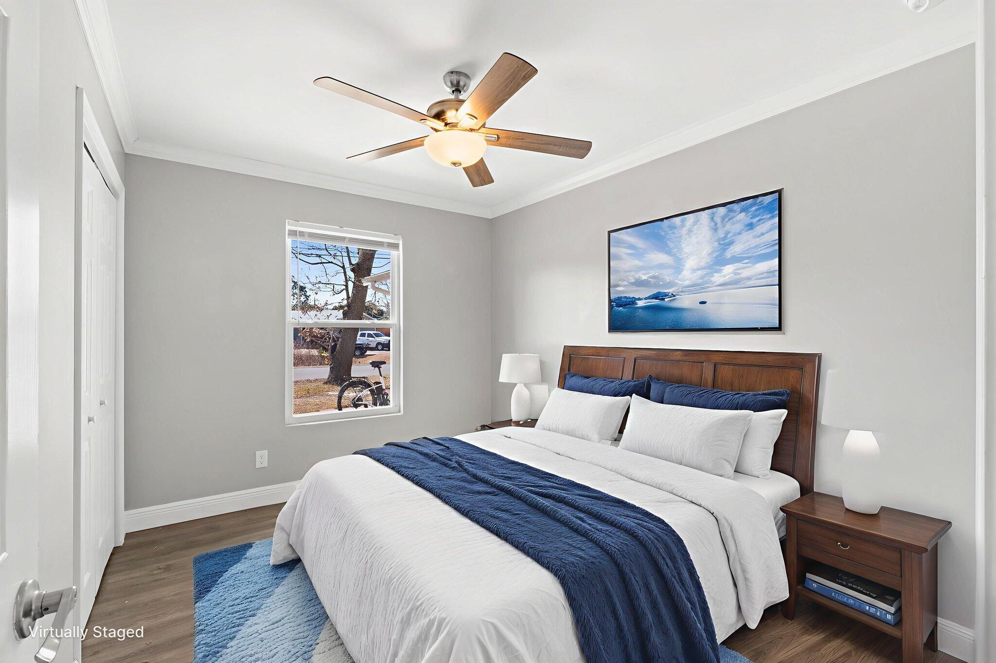 LAKESIDE VILLAS - Residential