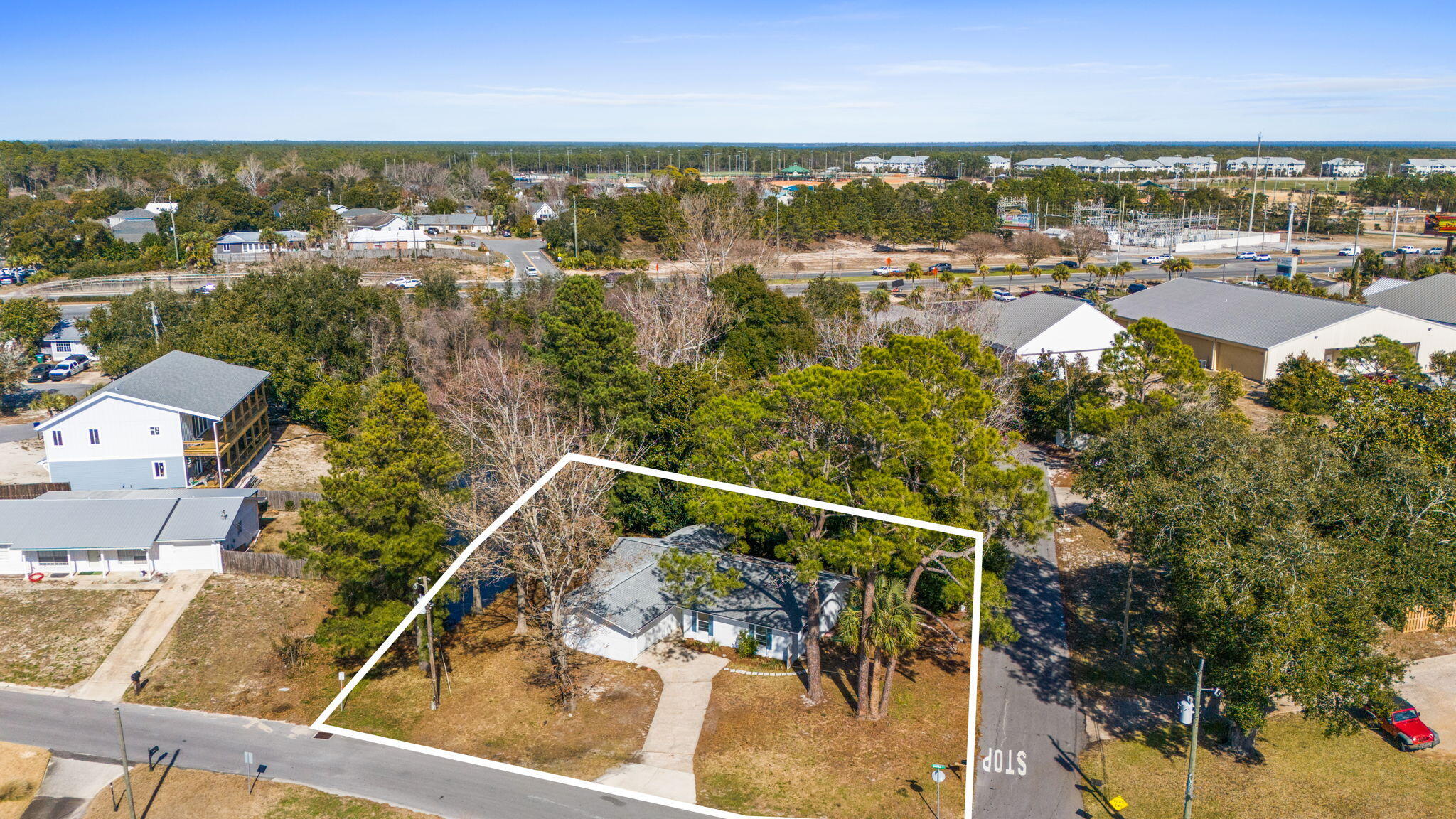 LAKESIDE VILLAS - Residential