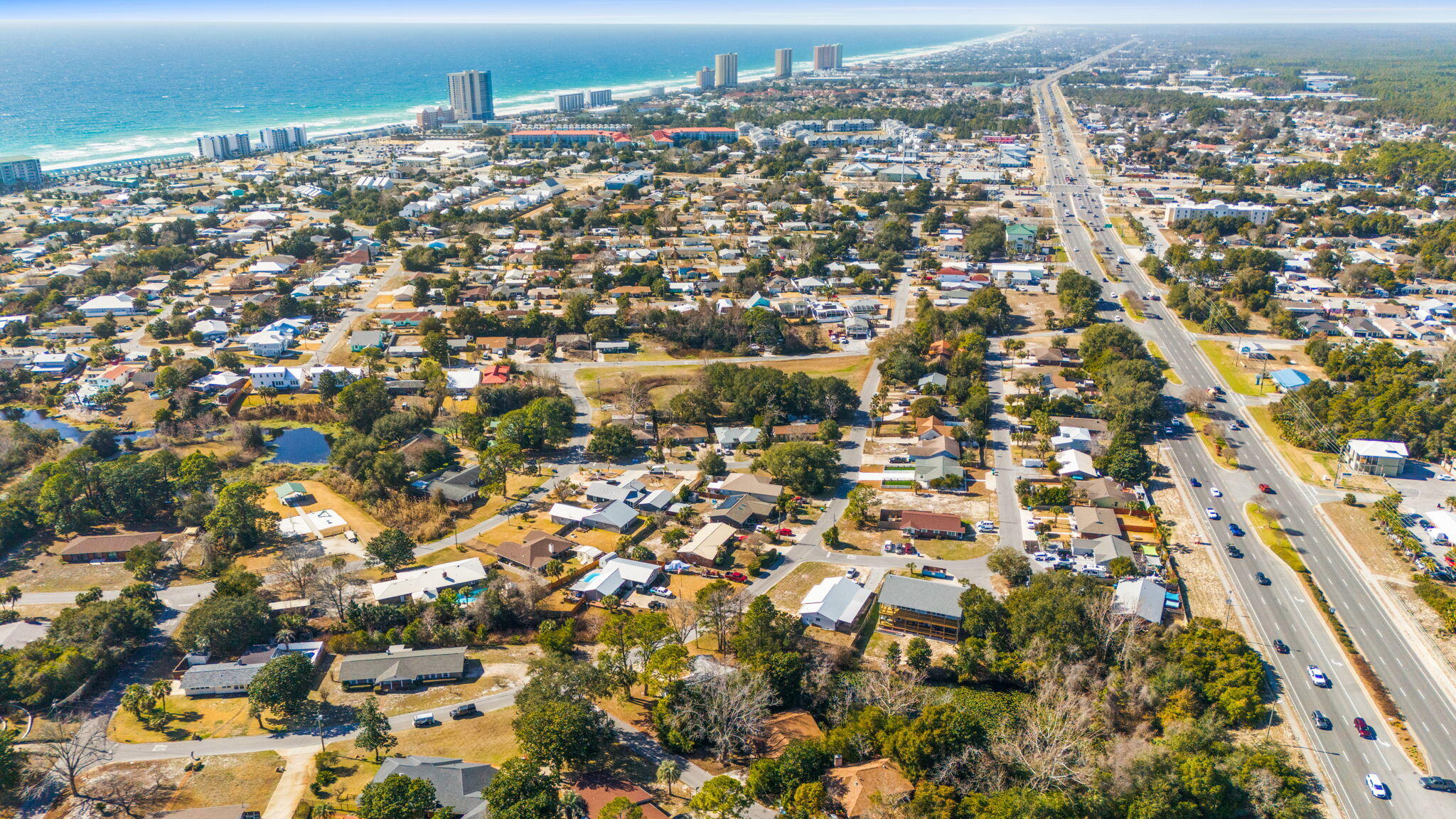 LAKESIDE VILLAS - Residential