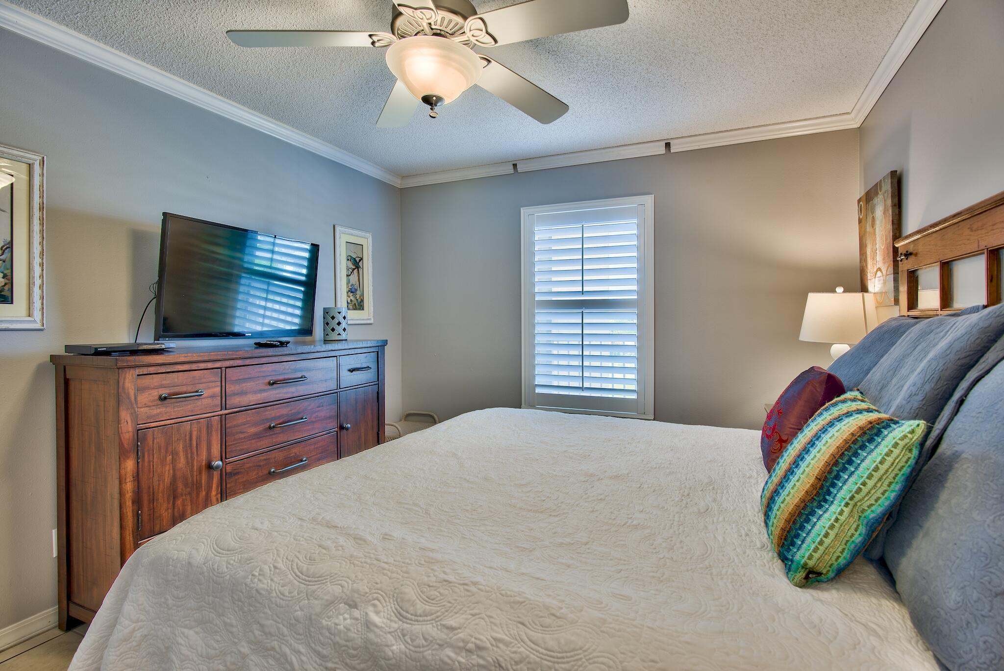 MARAVILLA CONDO 2 - Residential