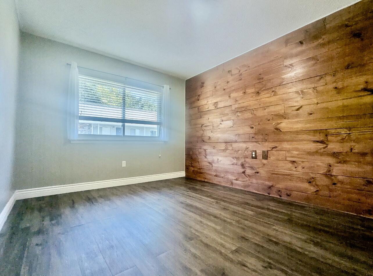 COLLEGE PARK CONDO - Residential