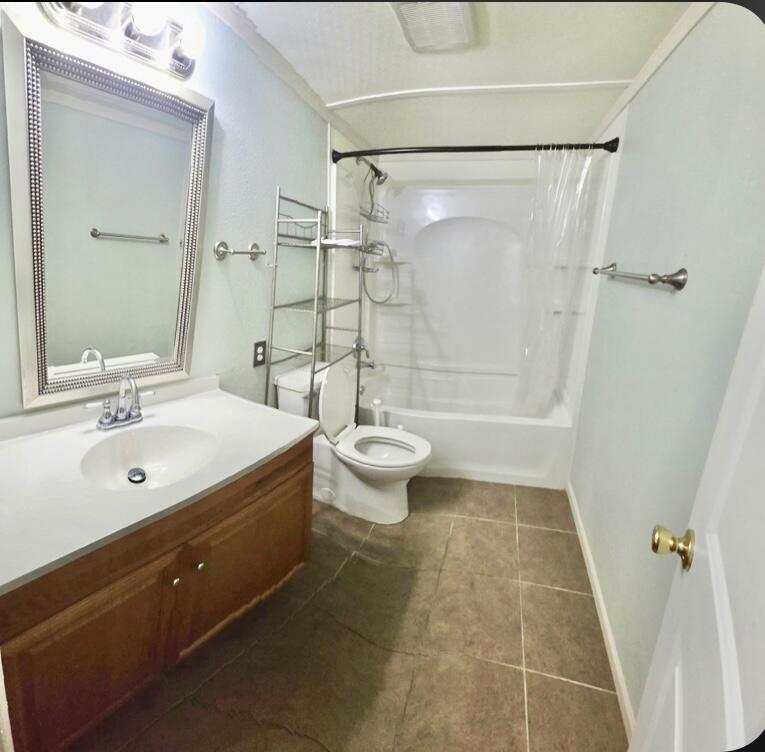 COLLEGE PARK CONDO - Residential