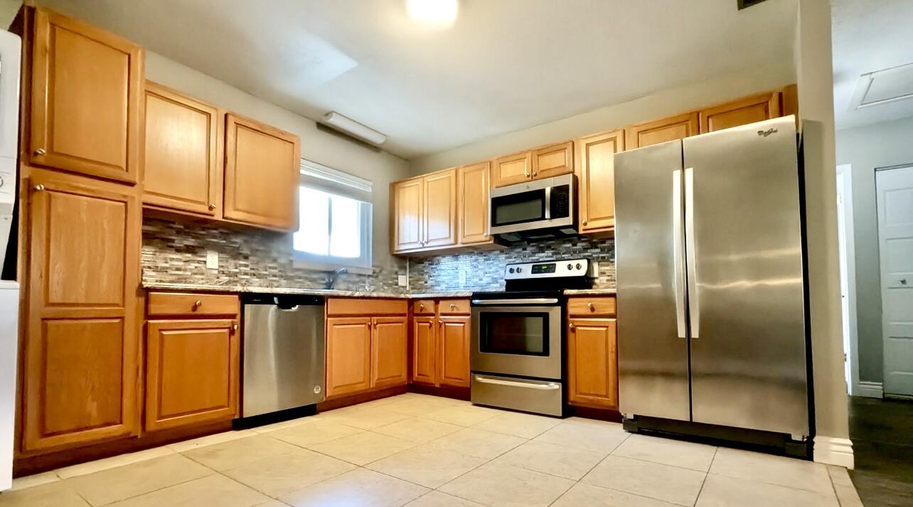 COLLEGE PARK CONDO - Residential