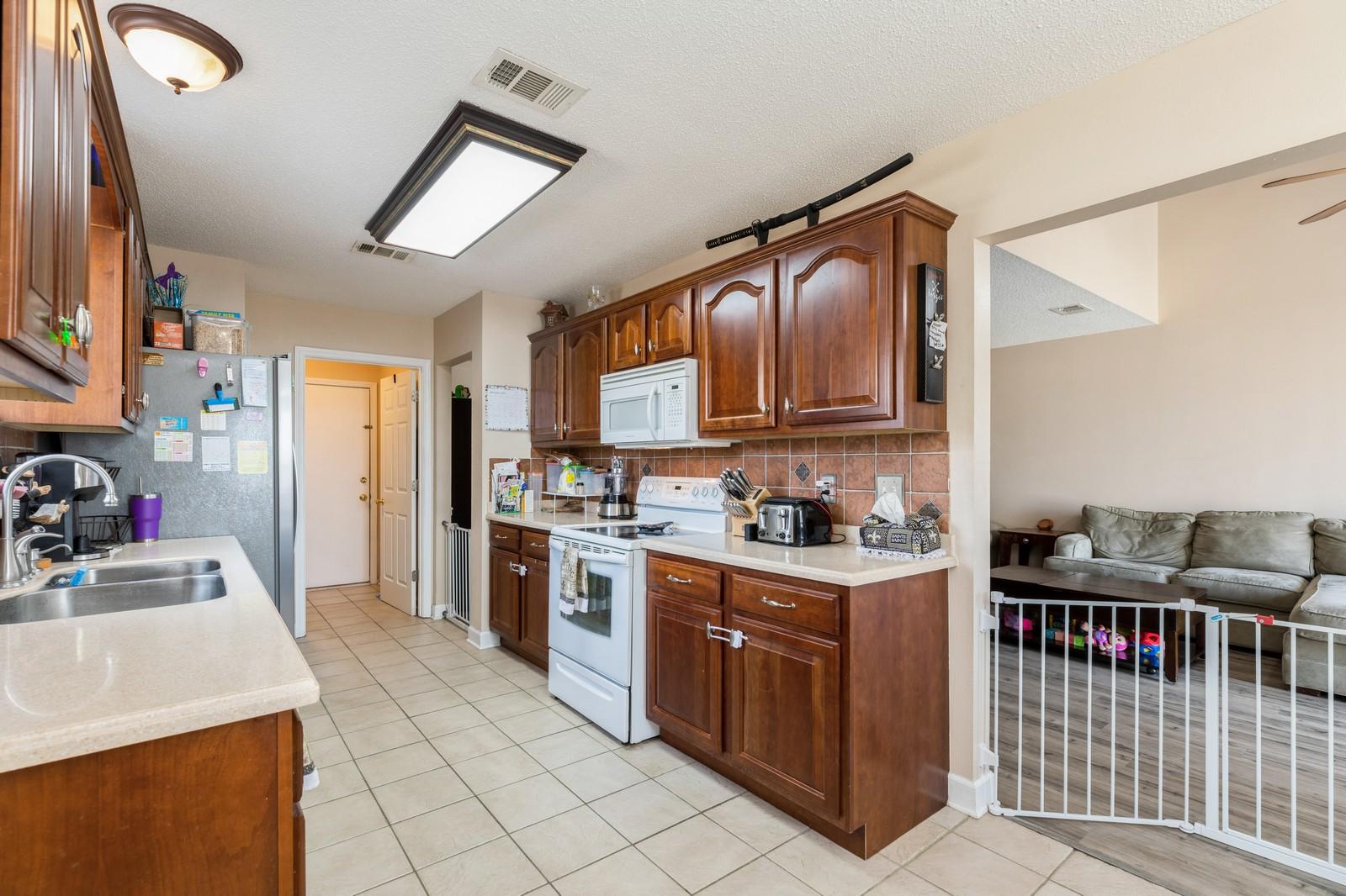 RIVERCHASE S/D PH 1 - Residential