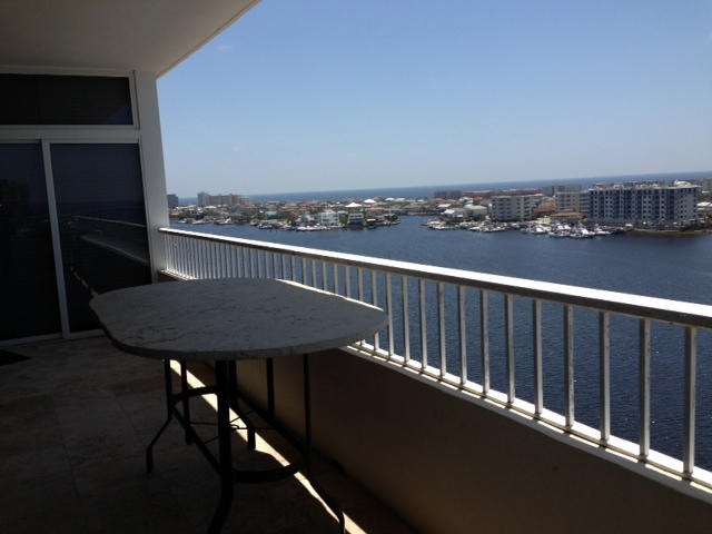 DESTIN YACHT CLUB - Residential Lease