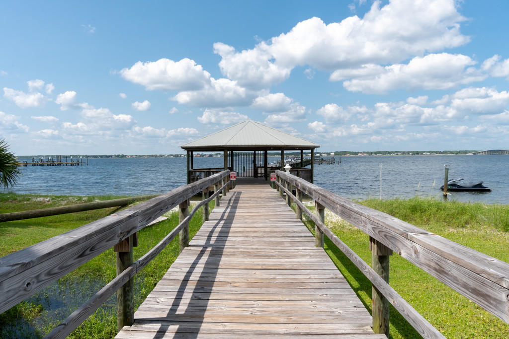 SANDCASTLE BEACH HOMES PHASE II LOT 3 BLK G AS DES IN OR 2948 PG 1072 - Residential