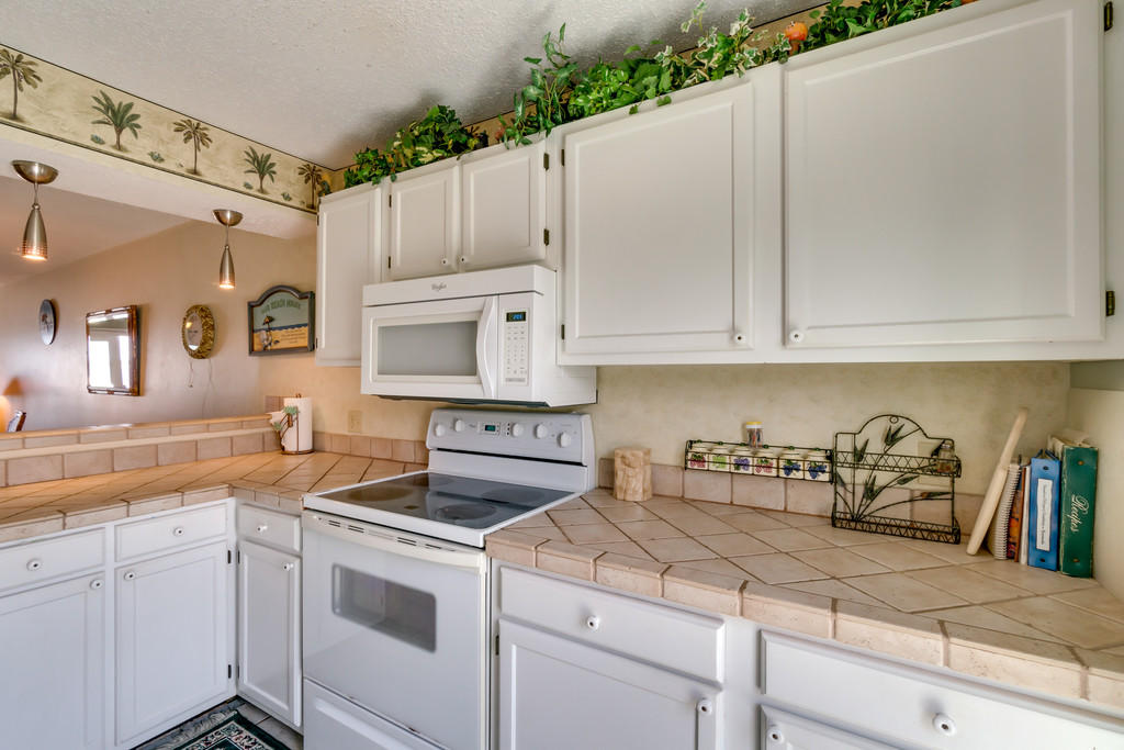 SANDCASTLE BEACH HOMES PHASE II LOT 3 BLK G AS DES IN OR 2948 PG 1072 - Residential