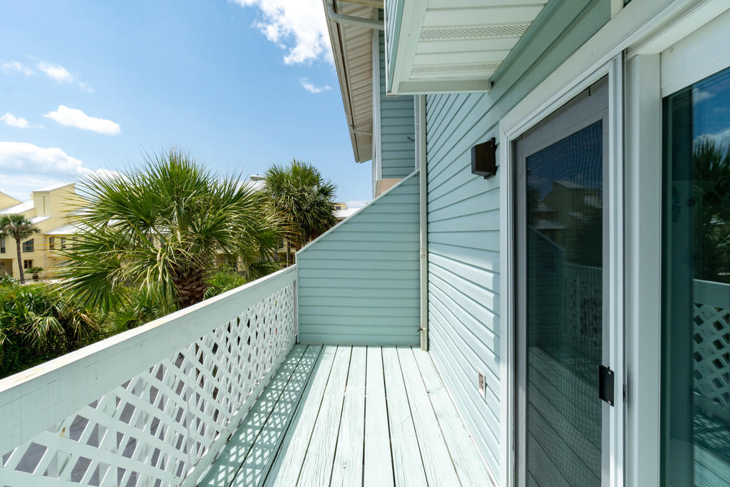 SANDCASTLE BEACH HOMES PHASE II LOT 3 BLK G AS DES IN OR 2948 PG 1072 - Residential