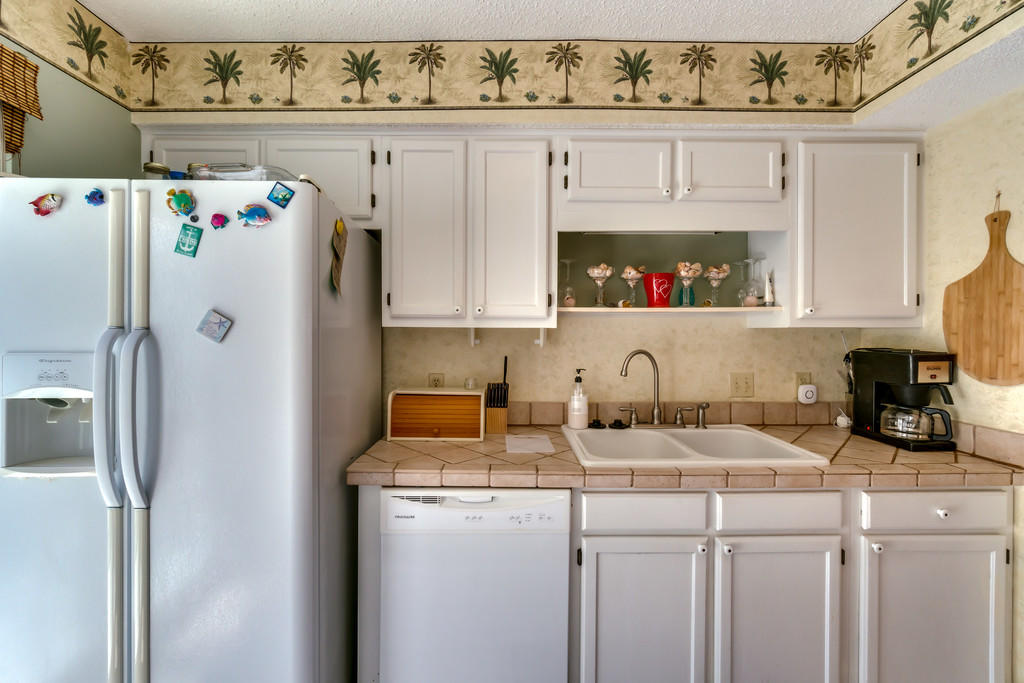 SANDCASTLE BEACH HOMES PHASE II LOT 3 BLK G AS DES IN OR 2948 PG 1072 - Residential