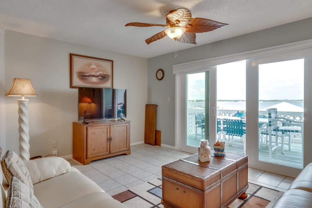 SANDCASTLE BEACH HOMES PHASE II LOT 3 BLK G AS DES IN OR 2948 PG 1072 - Residential