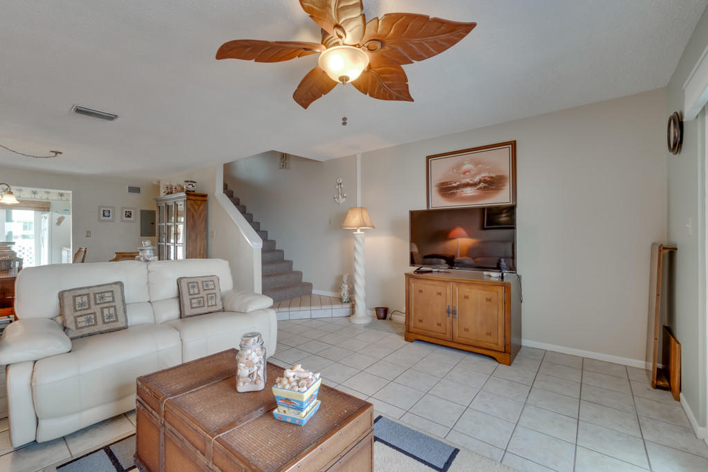 SANDCASTLE BEACH HOMES PHASE II LOT 3 BLK G AS DES IN OR 2948 PG 1072 - Residential