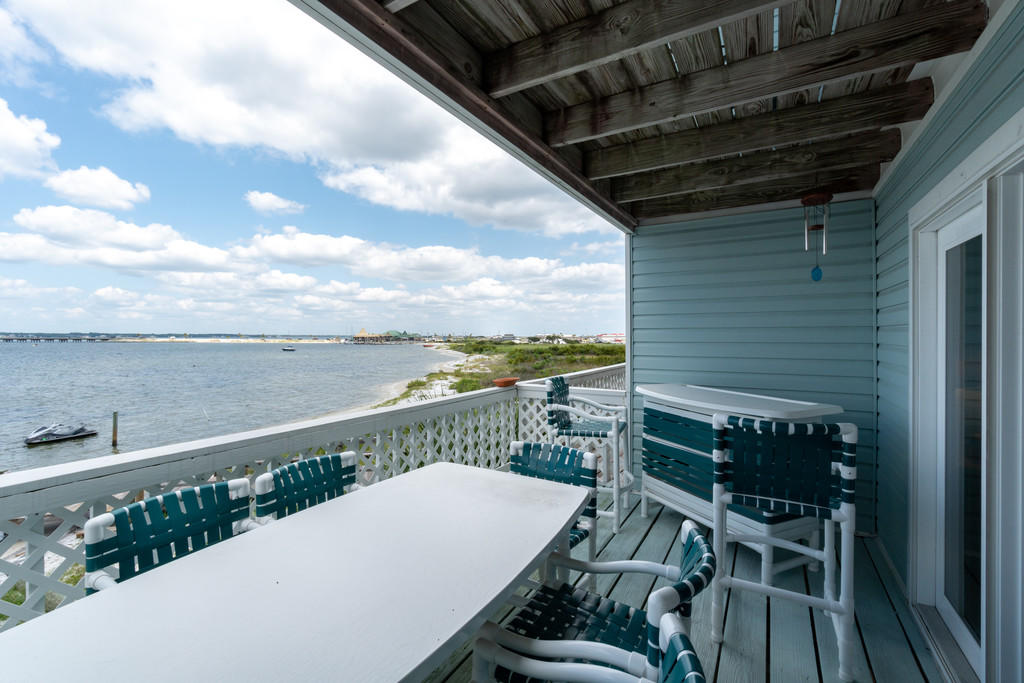 SANDCASTLE BEACH HOMES PHASE II LOT 3 BLK G AS DES IN OR 2948 PG 1072 - Residential