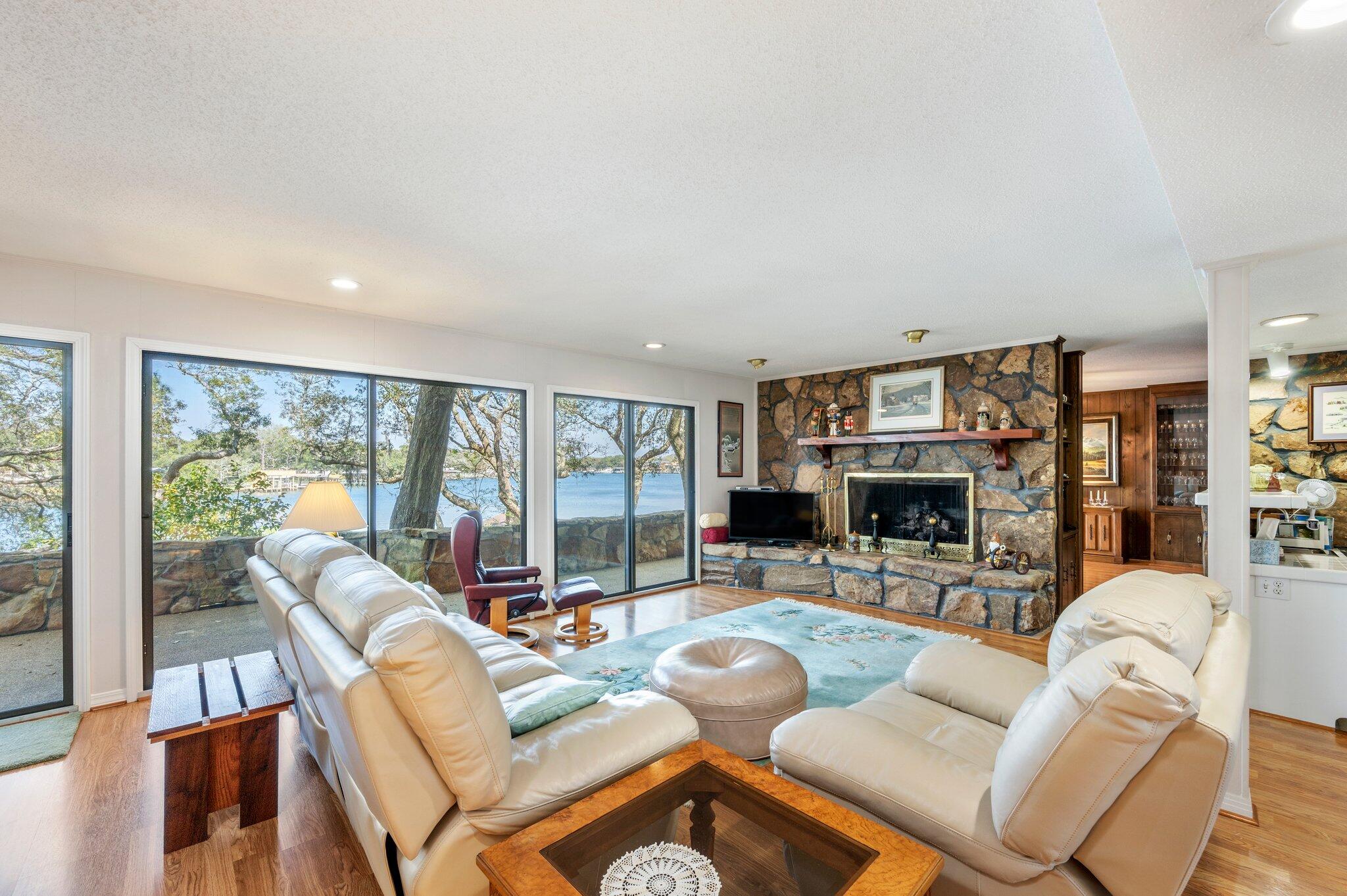 BAYOU WOODS 4TH ADDN - Residential