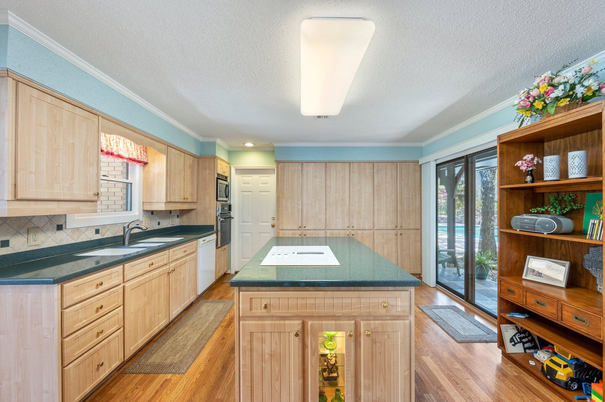 BAYOU WOODS 4TH ADDN - Residential